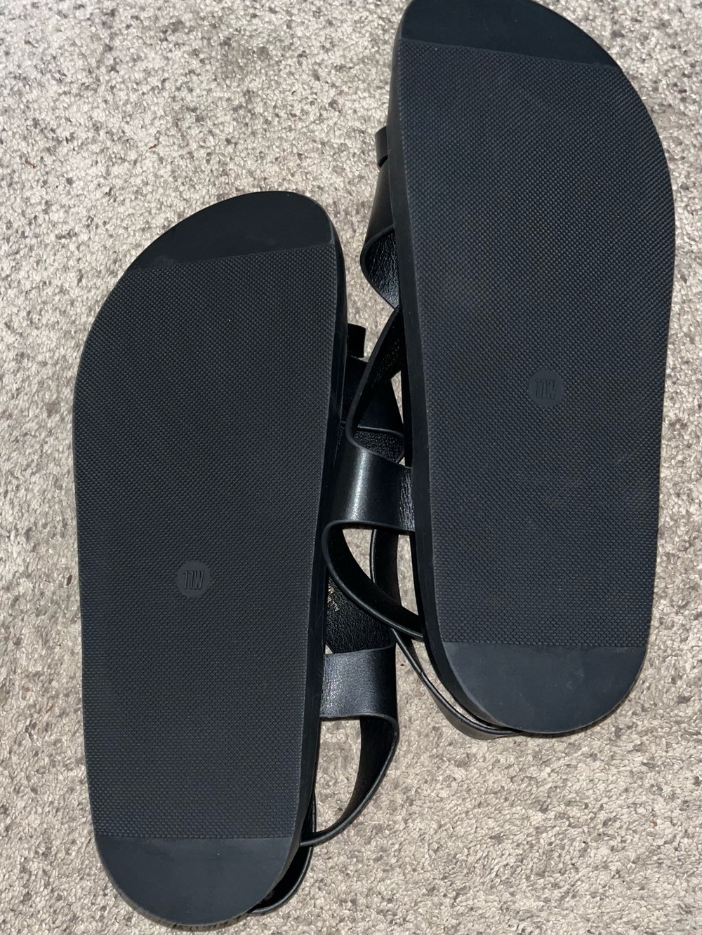 Cushionaire Entry Black Footbed Sandals vegan leather toe loop gold buckle 11W - Picture 7 of 12